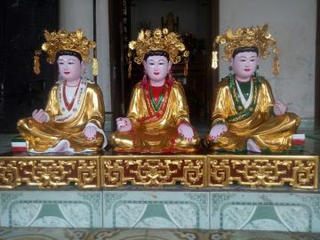 Tượng thờ mẫu gỗ Mít sơn son thếp vàng