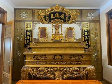 Bàn án gian và đồ thờ cúng