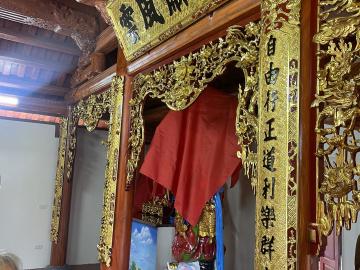 Mẫu câu đối thờ đẹp trên Tam Bảo từ Làng nghề Sơn Đồng