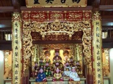 Mẫu bàn thờ đẹp 1