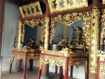 Bàn án gian thờ cho nhà thờ họ, gia tiên từ đường