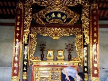 Mẫu bàn thờ đẹp 13