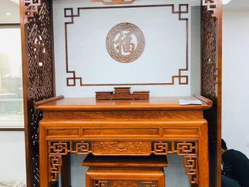 Mẫu bàn thờ chung cư 18