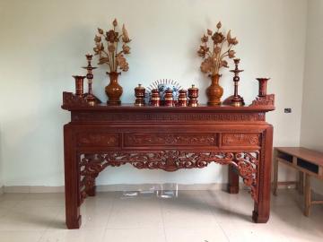 Mẫu bàn thờ chung cư 19