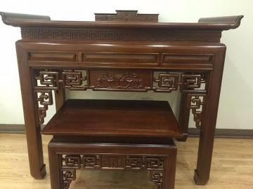 Mẫu bàn thờ chung cư 26