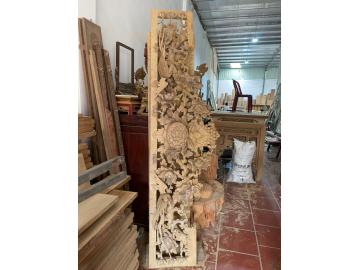 Cửa võng chế tác từ gỗ gụ tại làng nghề Sơn Đồng