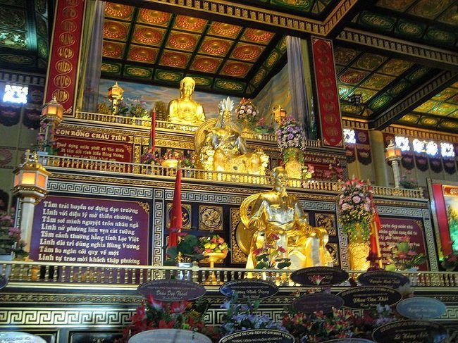 Khu vực cấm chụp ảnh tại điện thờ Kim Điện