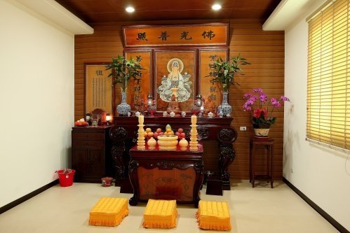 Không gian thờ Phật cần trang nghiêm và phải luôn giữ sạch sẽ