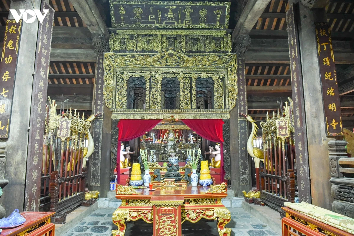 Cửa vòng đình làng Thổ Hà