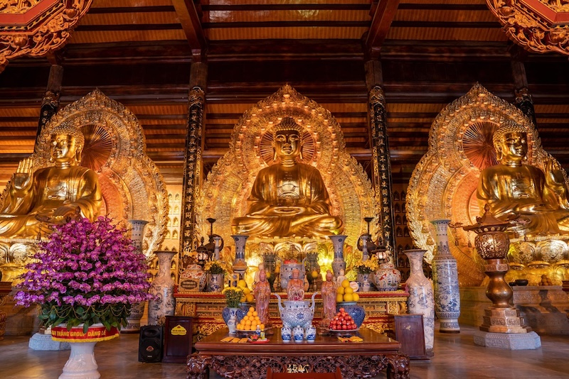 Tượng Tam Thế Phật tại chùa Bái Đính